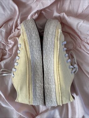 Converse Low Top Canvas Sneakers in Light Yellow - Espadrille Platform women’s 8